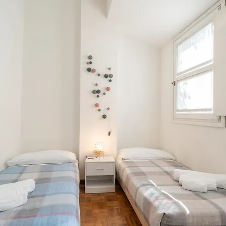 Large Family In A Fresh Area Of Appartement Lecco